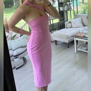 Perfect pink elegant dress! Wore to so many wedding and showers!